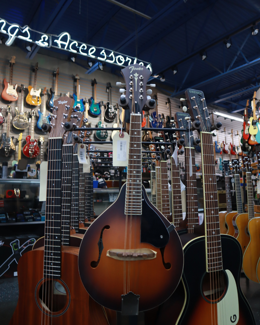 Fender 0970382337 PM-180E Mandolin, Walnut Fingerboard, Aged Cognac Burst