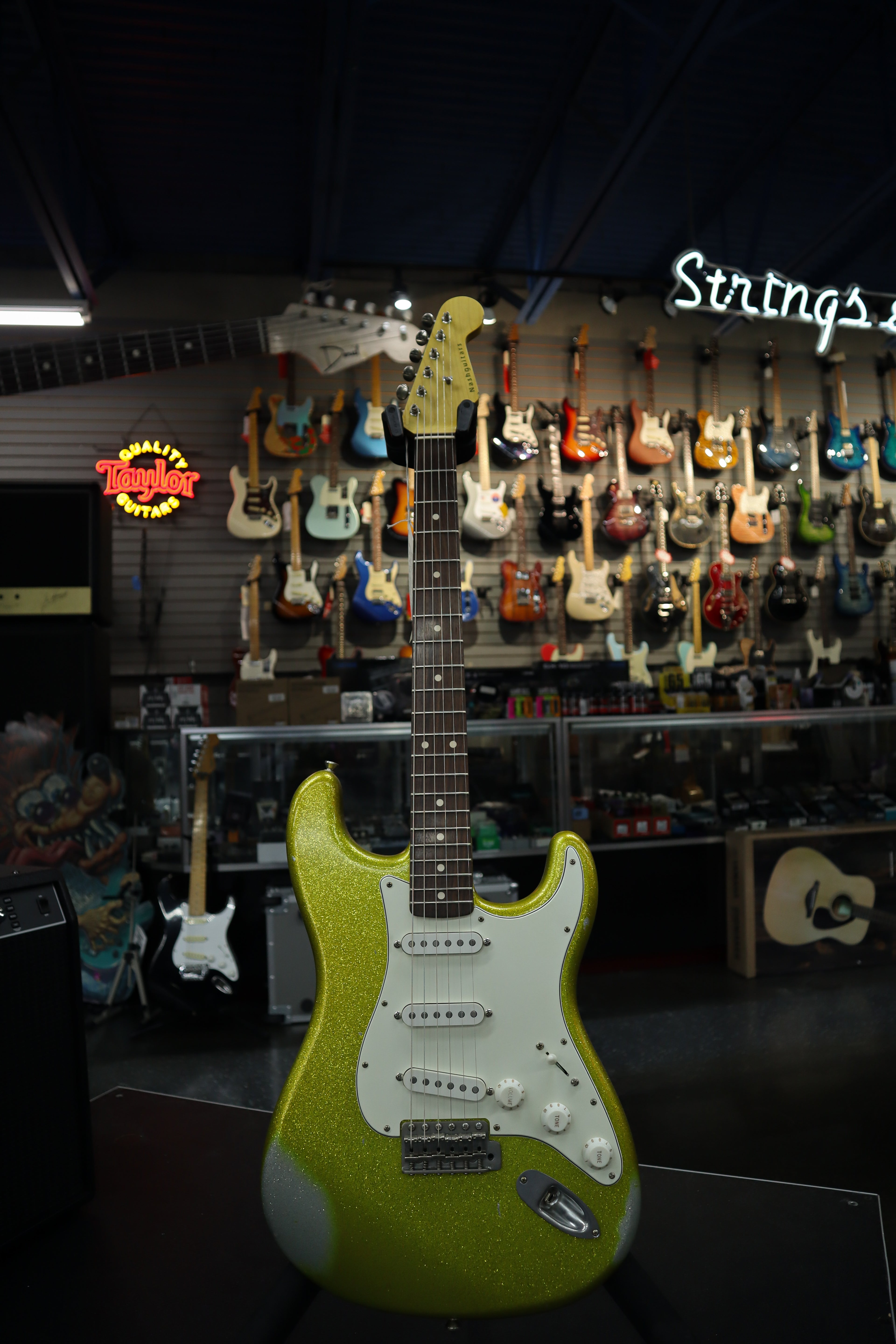 Nash S63 Alder Gold Sparkle