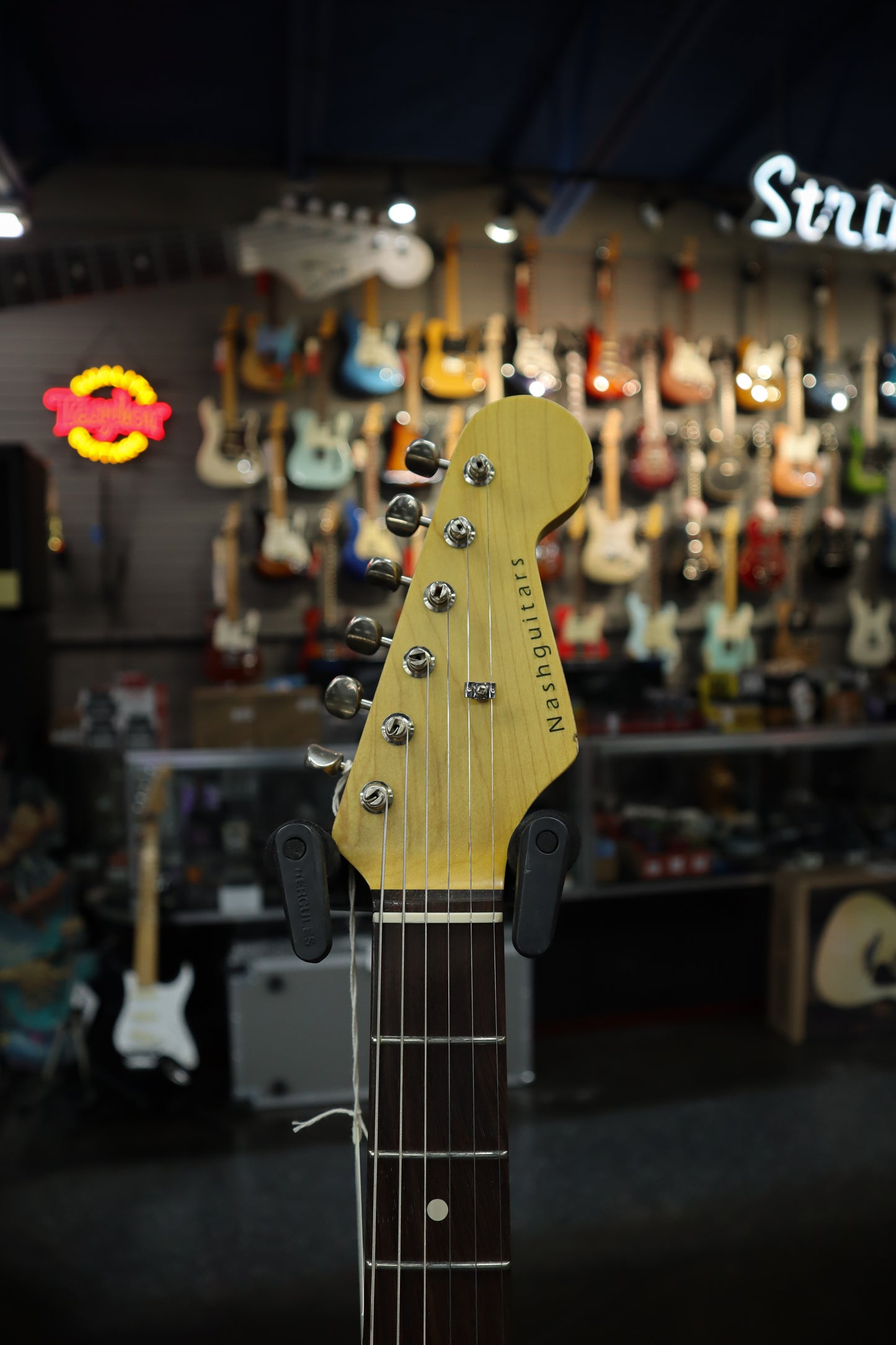 Nash S63 Alder Gold Sparkle