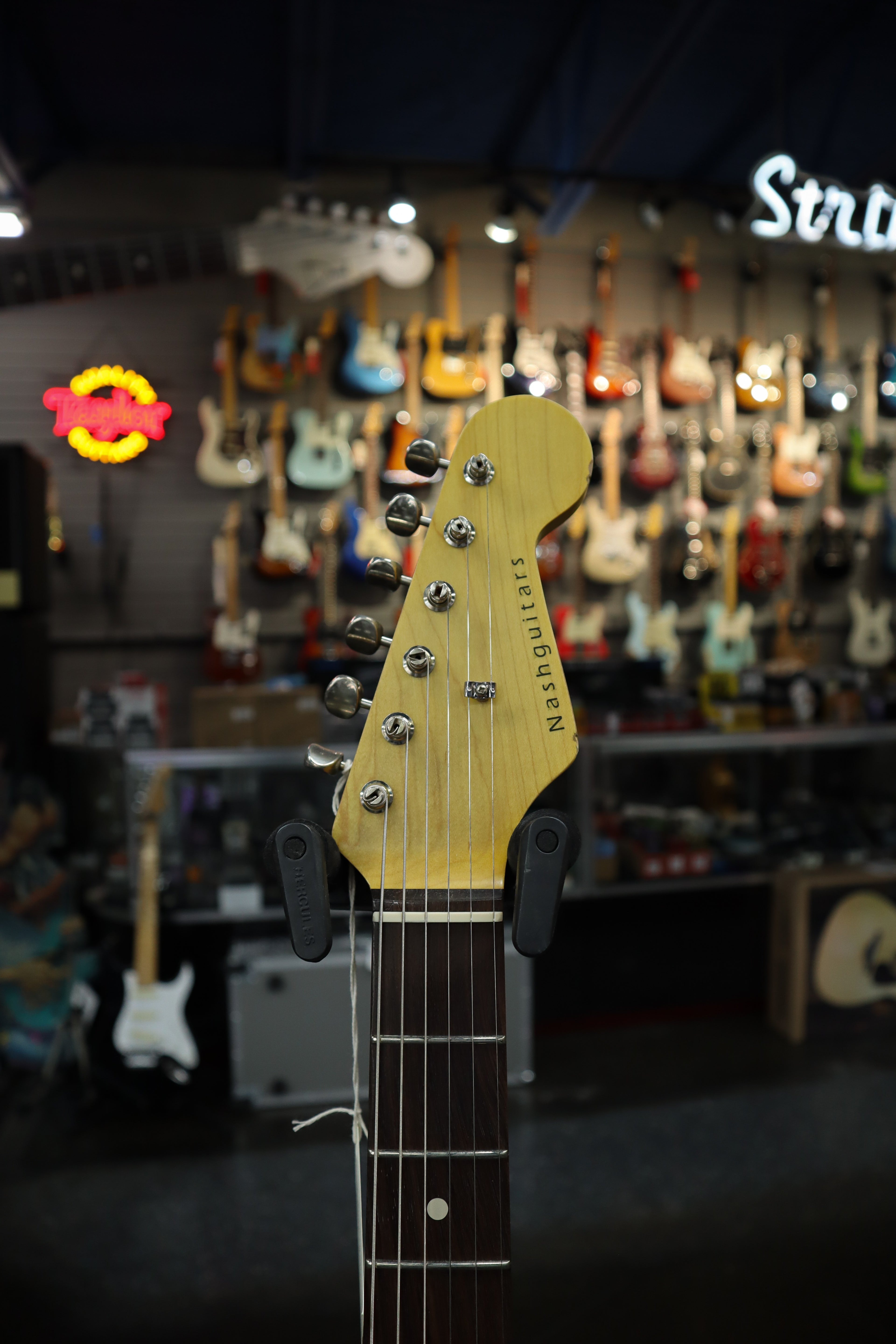 Nash S63 Alder Gold Sparkle