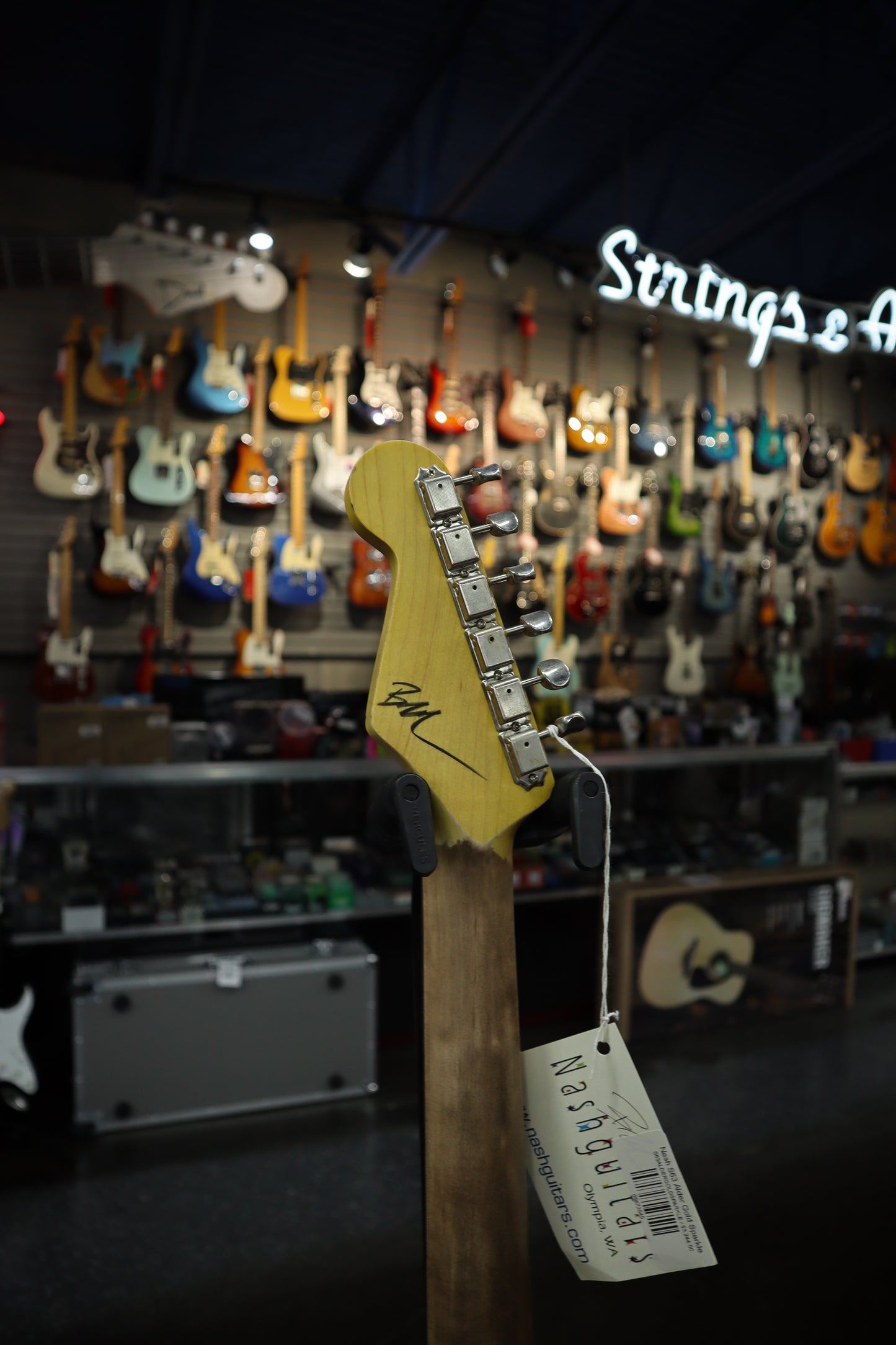 Nash S63 Alder Gold Sparkle