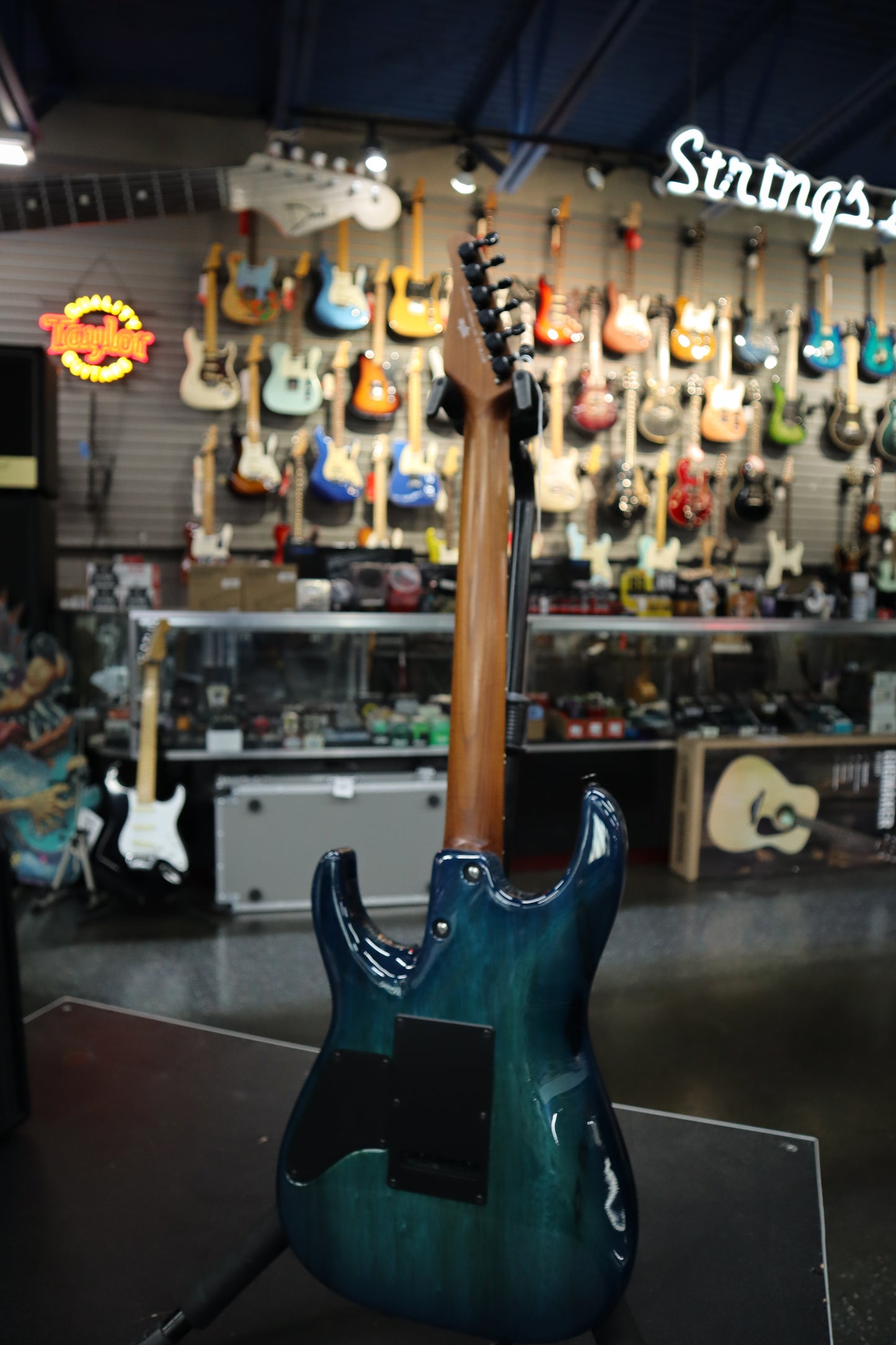 Tom Anderson Li'l Angel 01-18-25N Natural Bora to Artic Blue Burst