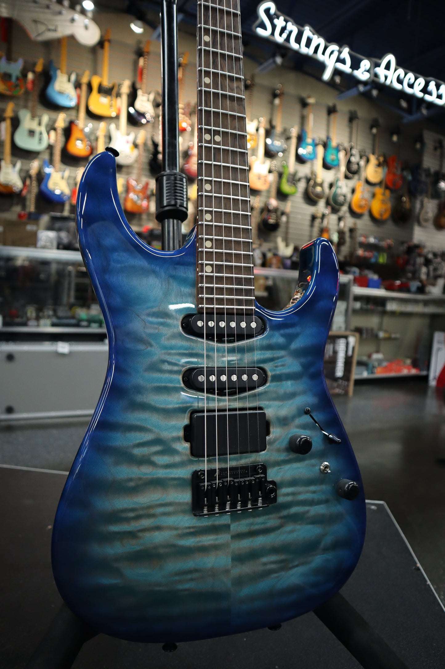 Tom Anderson Li'l Angel 01-18-25N Natural Bora to Artic Blue Burst