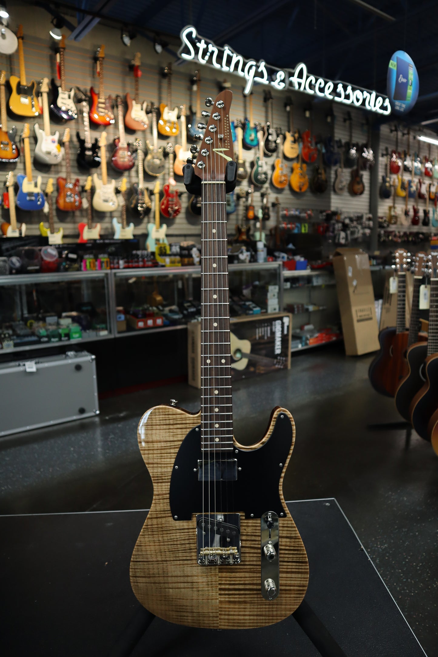 Tom Anderson top t icon- Natural Mocha/ guitar