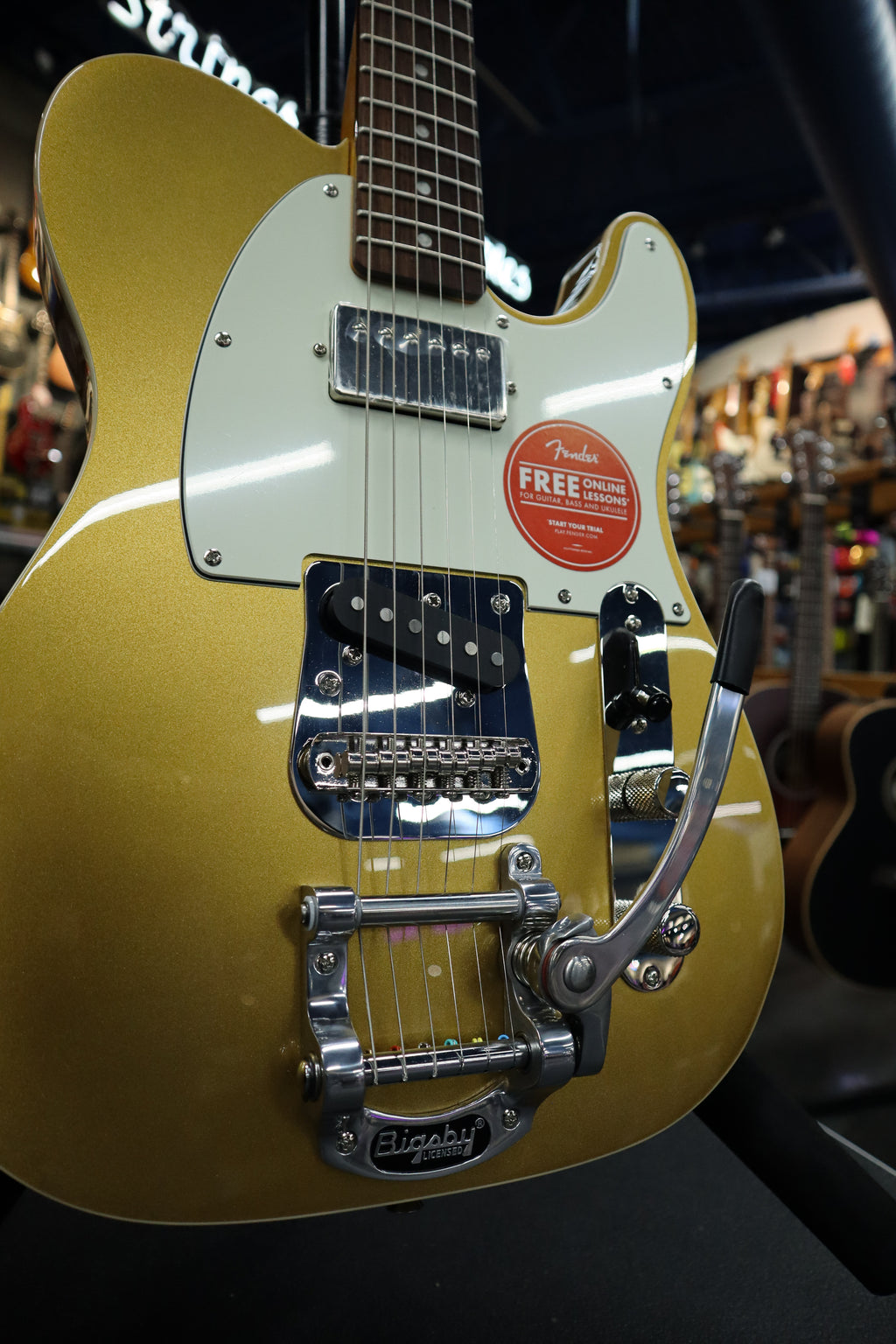 Squier Classic Vibe™ Custom Telecaster® SH with Bigsby, Parchment Pickguard, Aztec Gold