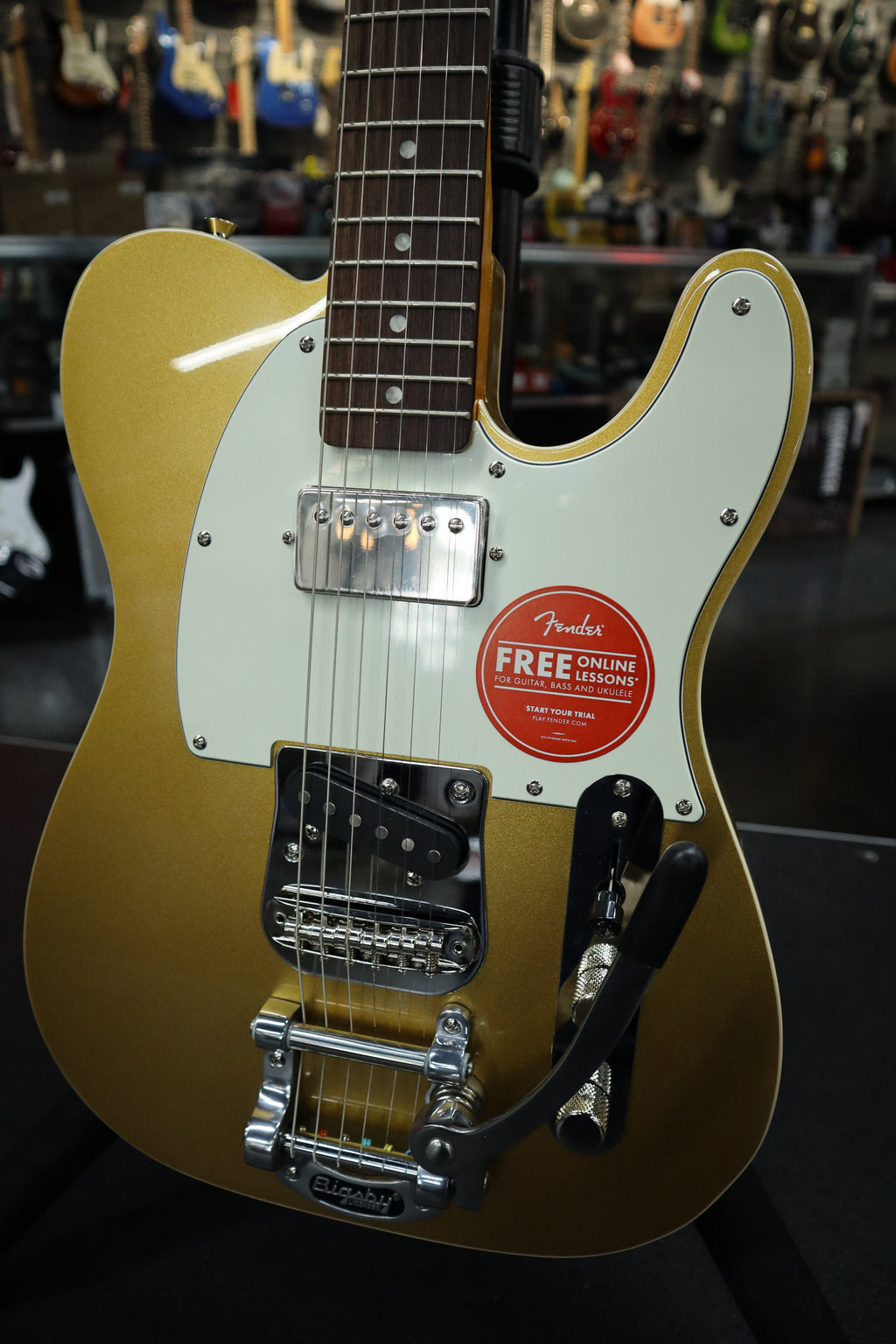 Squier Classic Vibe™ Custom Telecaster® SH with Bigsby, Parchment Pickguard, Aztec Gold
