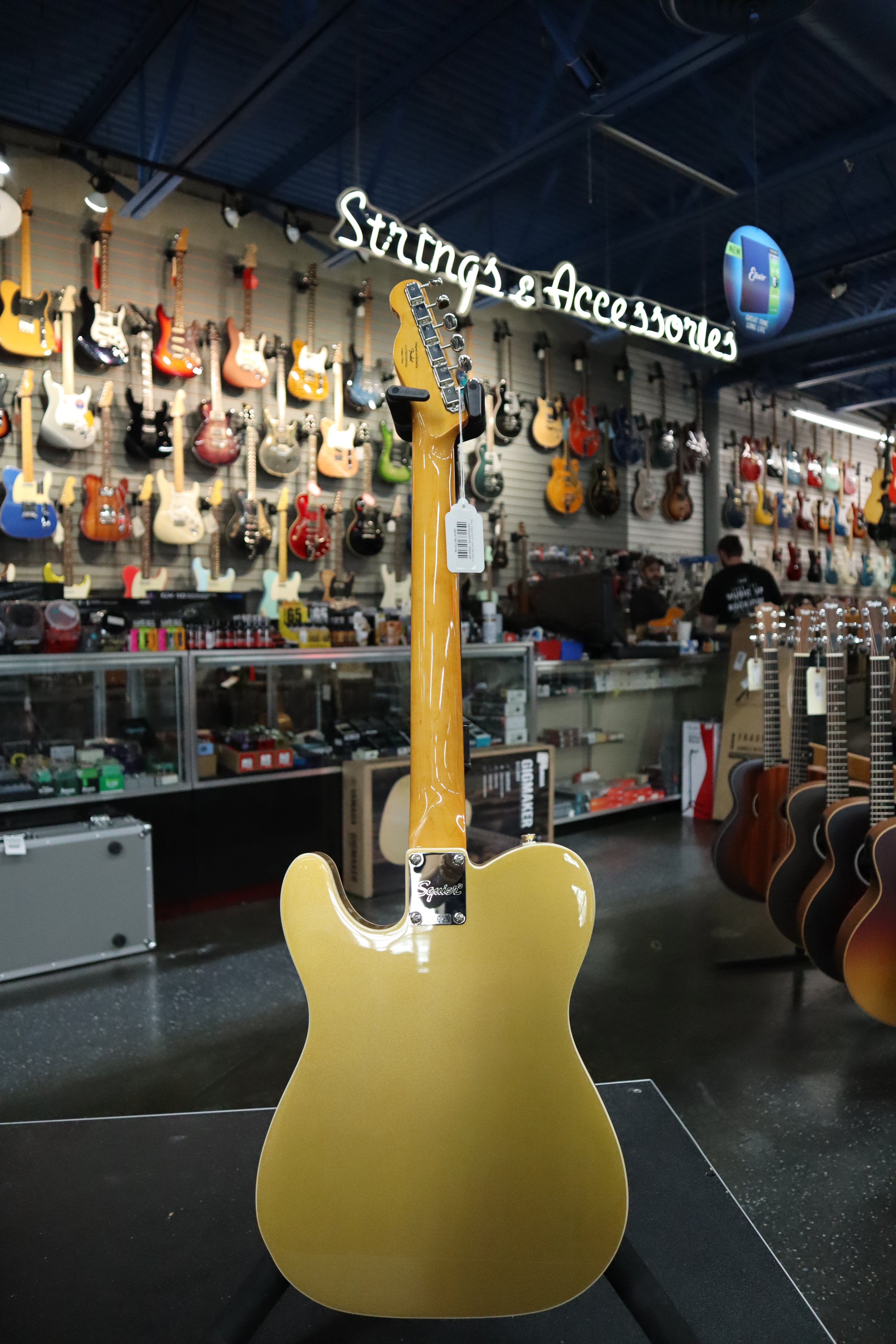 Squier Classic Vibe™ Custom Telecaster® SH with Bigsby, Parchment Pickguard, Aztec Gold