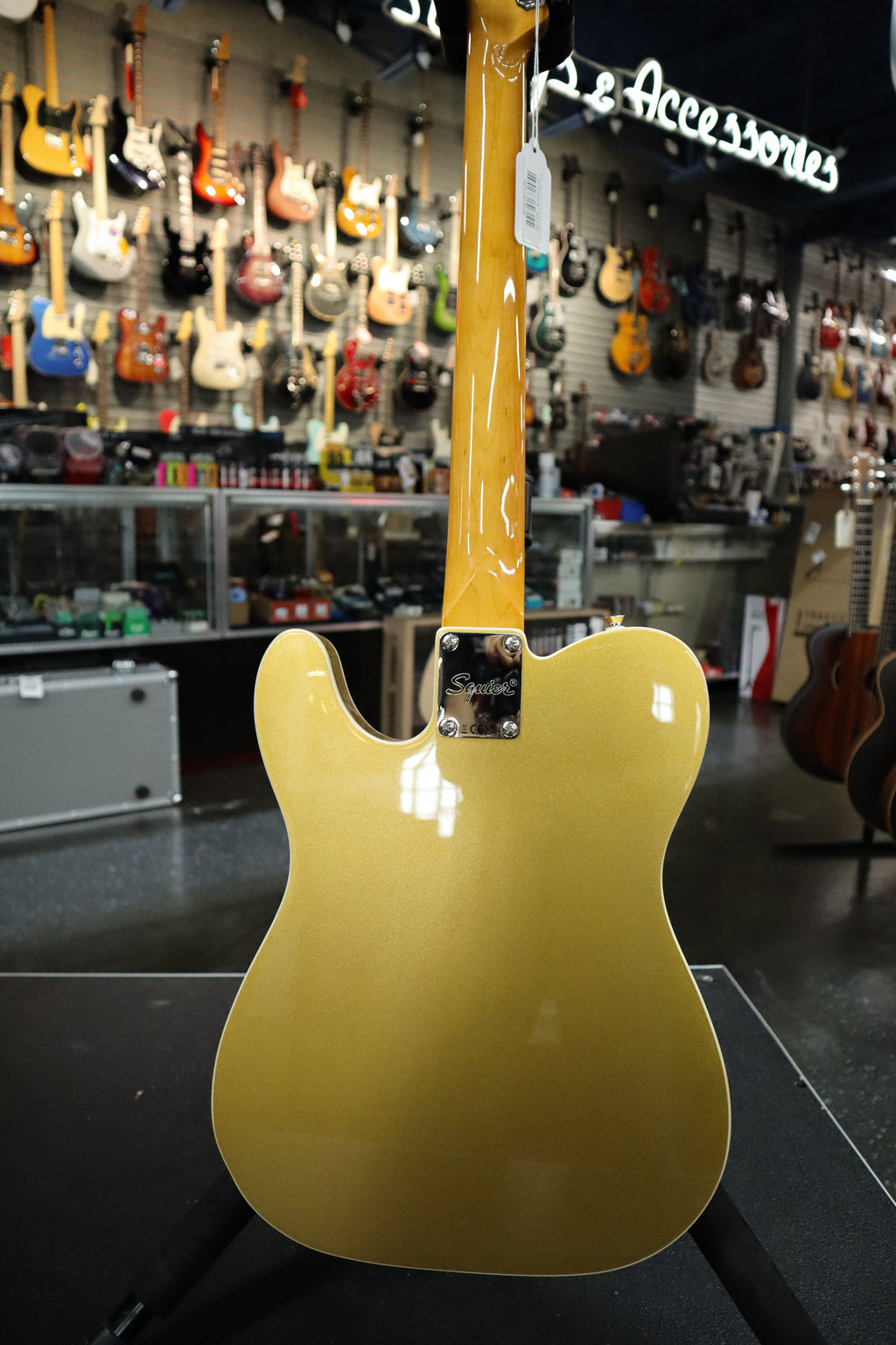 Squier Classic Vibe™ Custom Telecaster® SH with Bigsby, Parchment Pickguard, Aztec Gold
