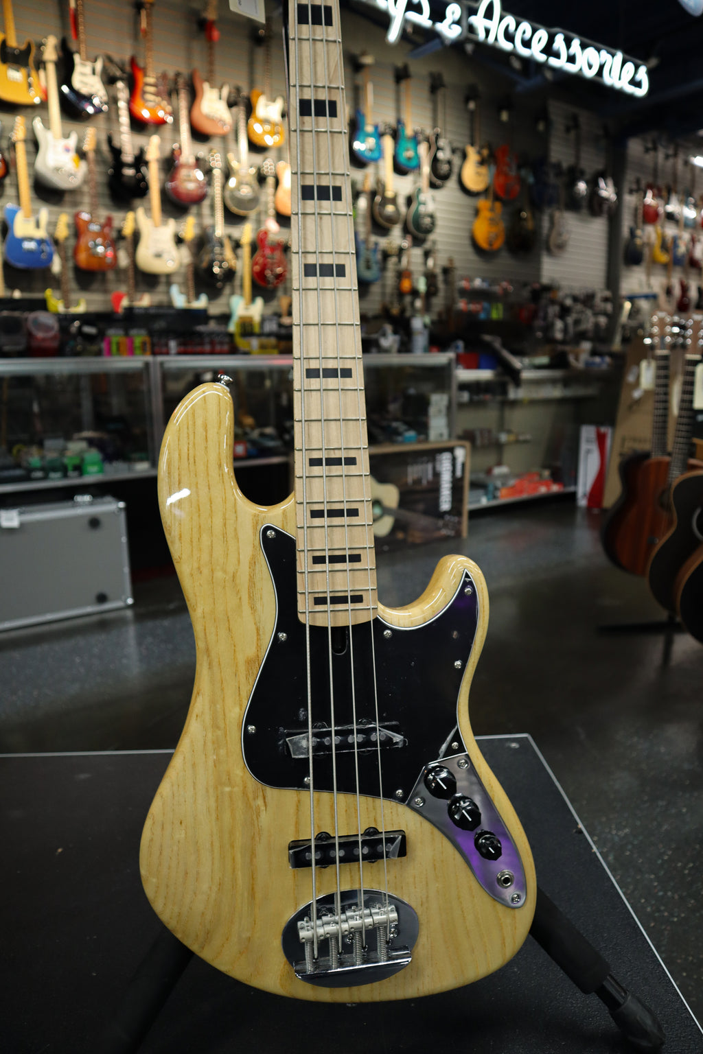 Lakland SKYLINEDJ4NTMP Skyline D Jones 4-Stg Bass MP FB