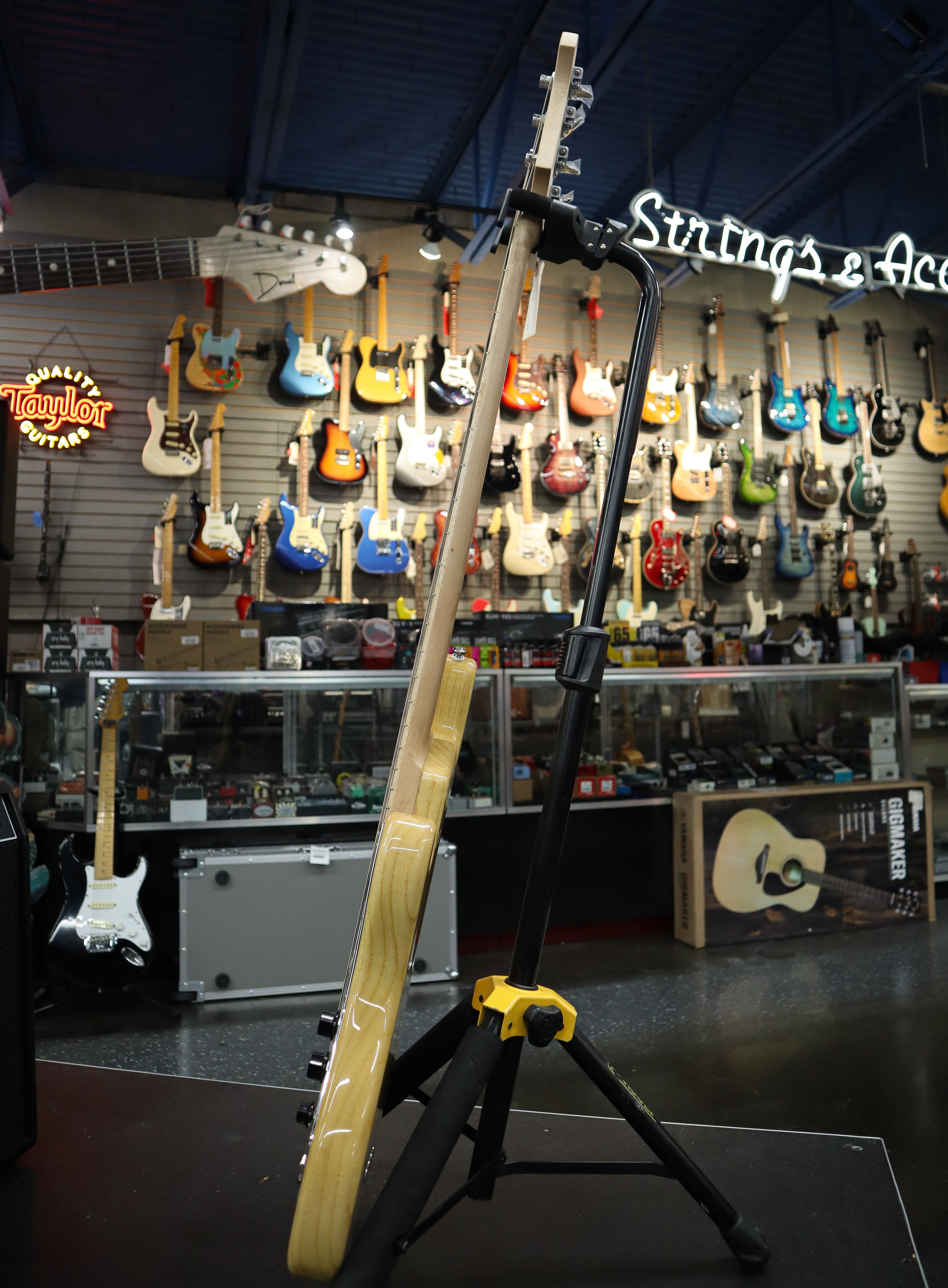 Lakland SKYLINEDJ4NTMP Skyline D Jones 4-Stg Bass MP FB