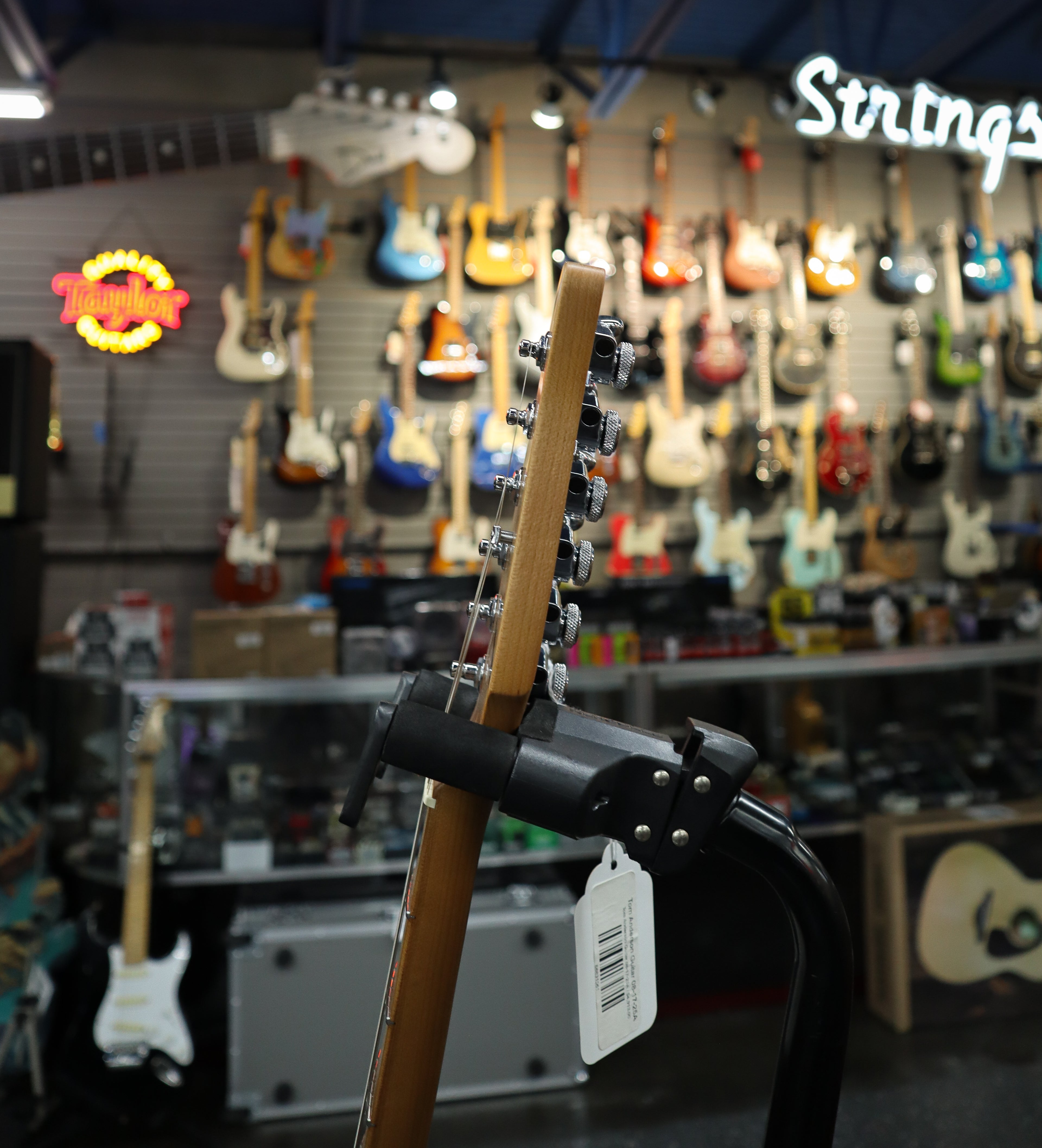 Tom Anderson Guitar 08-17-25A