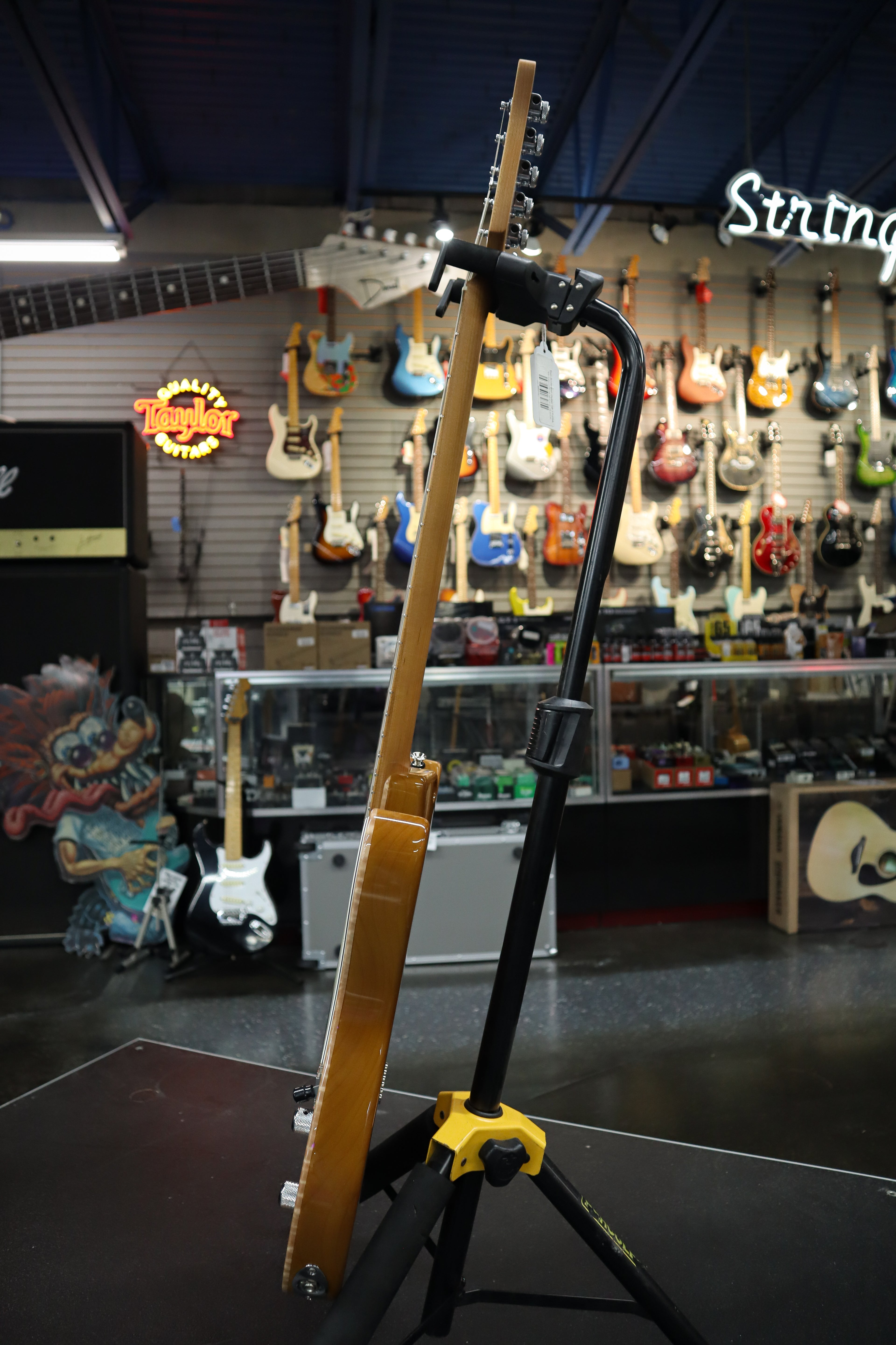 Tom Anderson Guitar 08-17-25A