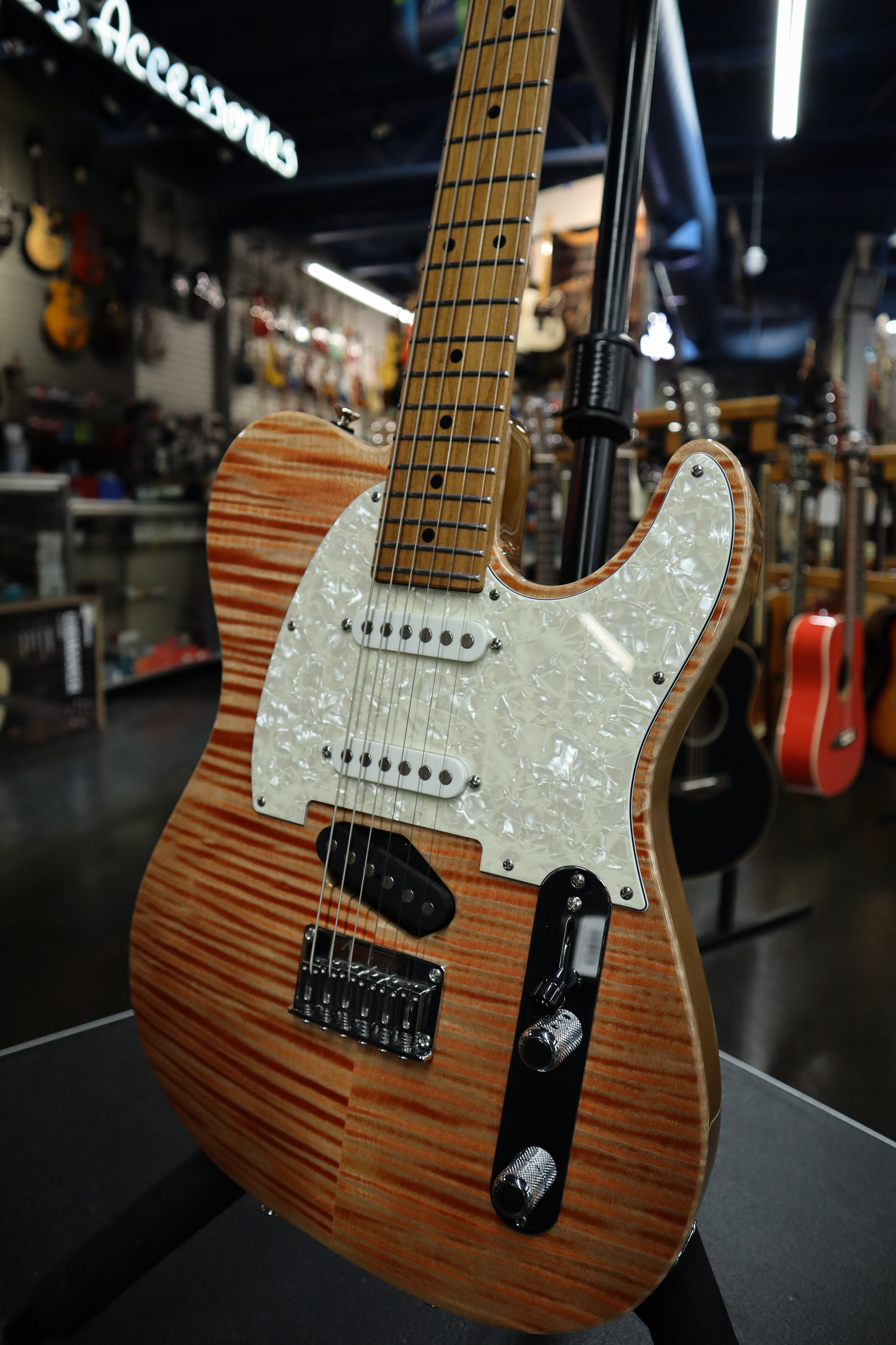 Tom Anderson Guitar 08-17-25A
