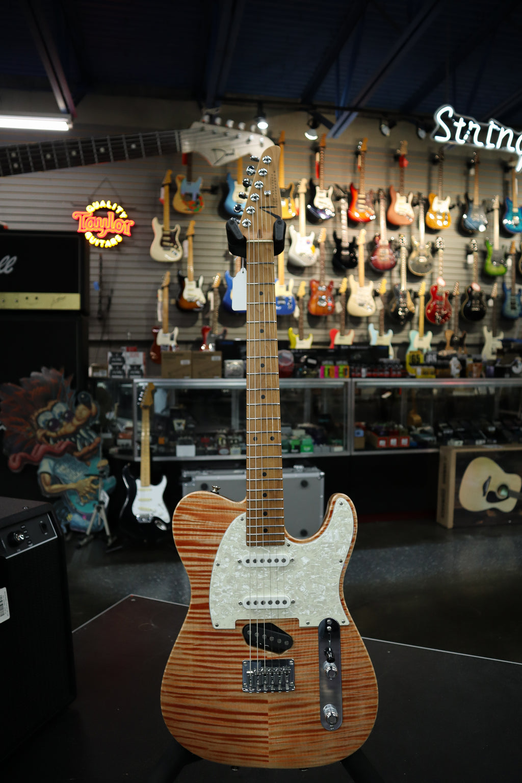 Tom Anderson Guitar 08-17-25A