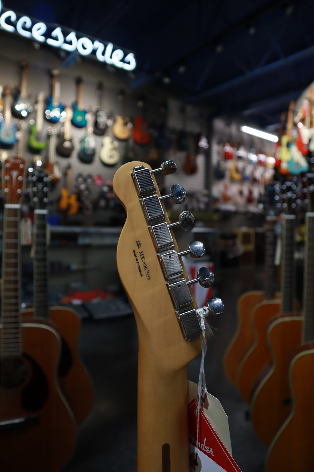 Fender 0140552529 Player II Telecaster®, Maple Fingerboard, Mocha (Ash)