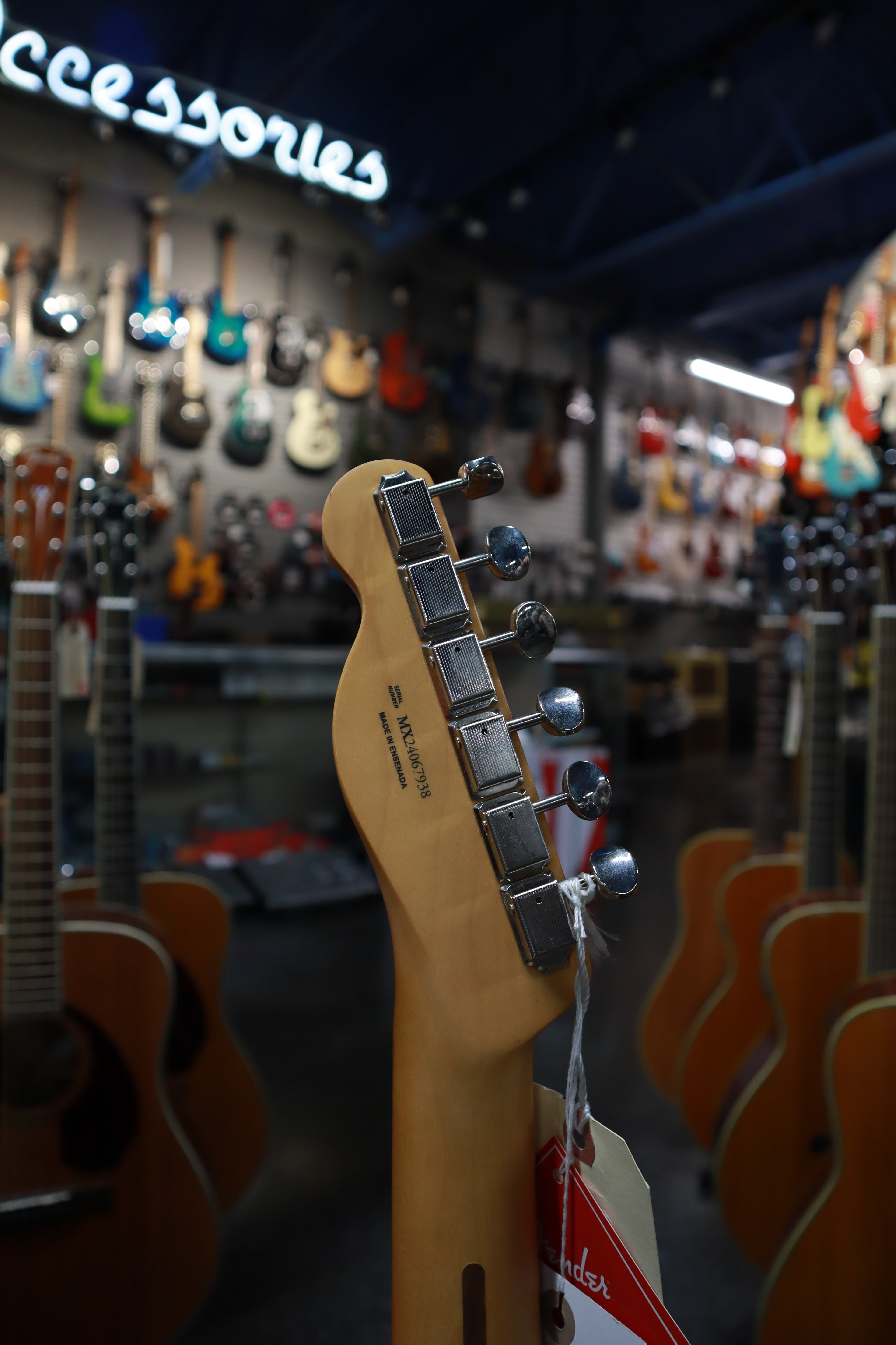 Fender 0140552529 Player II Telecaster®, Maple Fingerboard, Mocha (Ash)