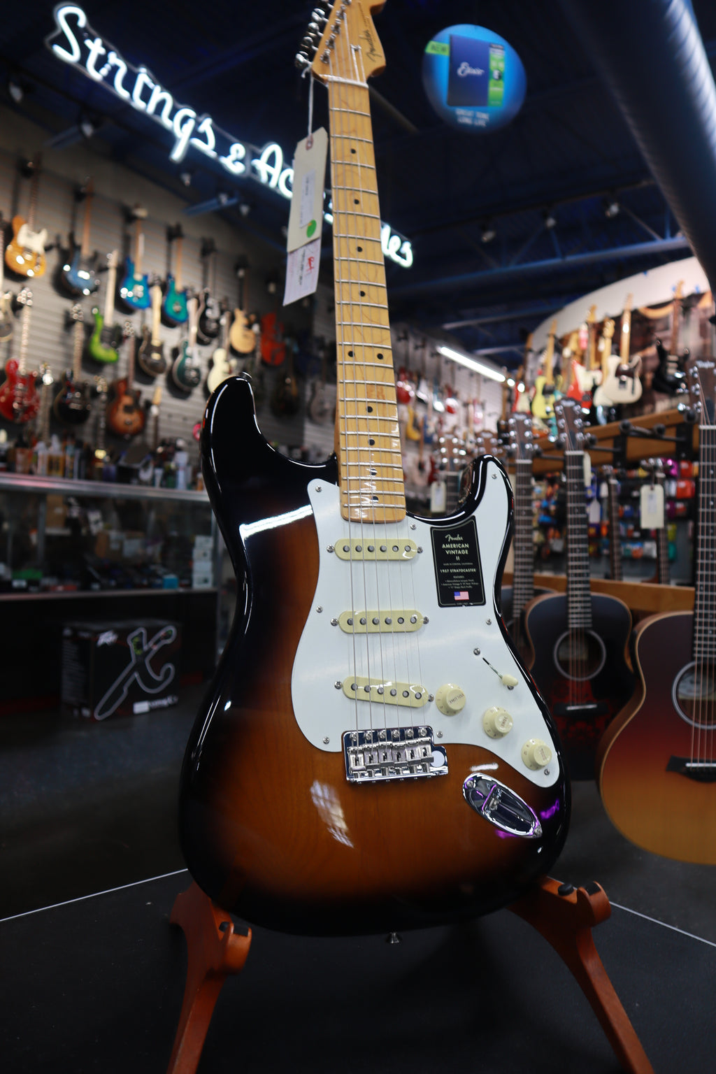 Fender 0110232803 American Vintage II 1957 Stratocaster®, Maple Fingerboard, 2-Color Sunburst