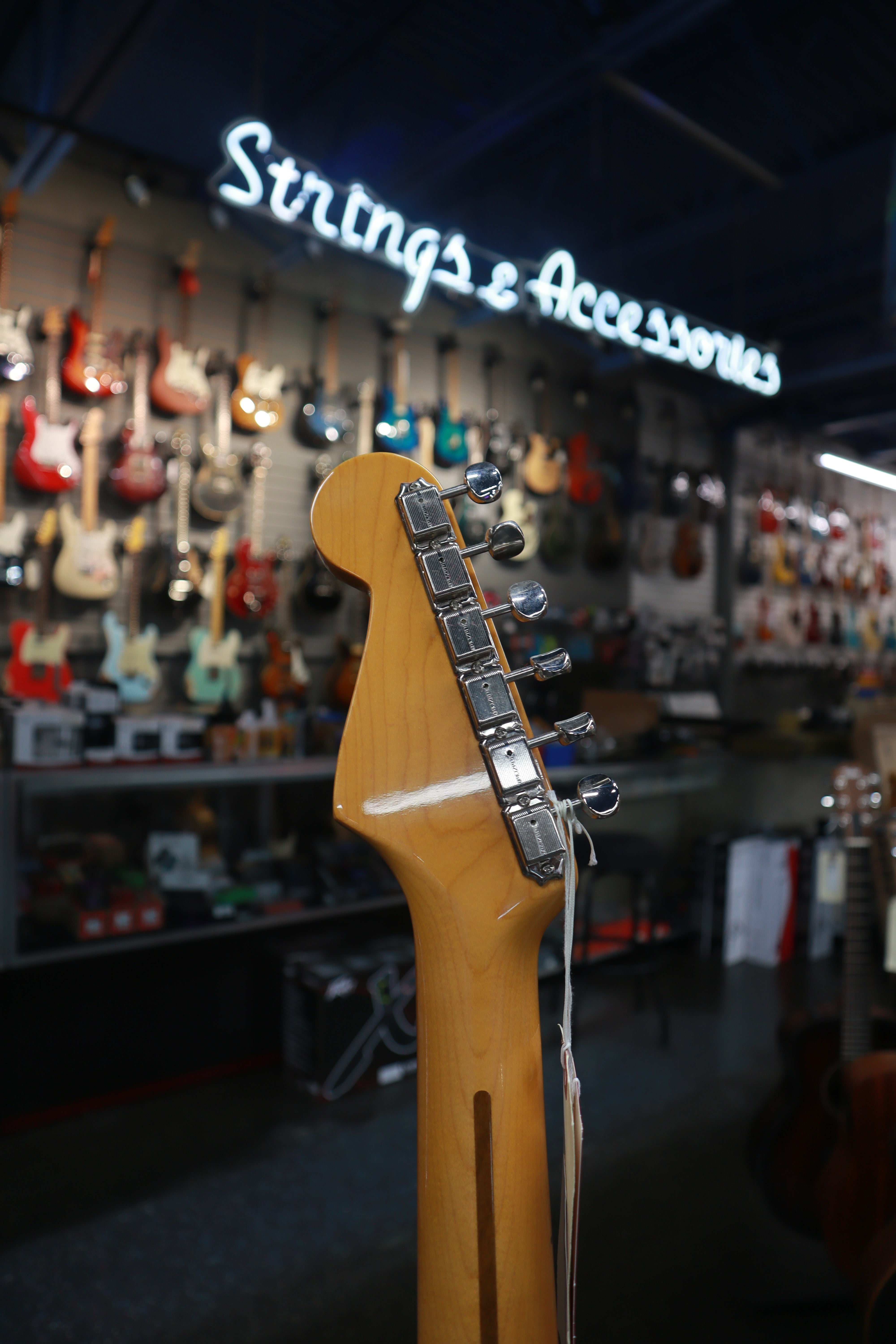 Fender 0110232803 American Vintage II 1957 Stratocaster®, Maple
