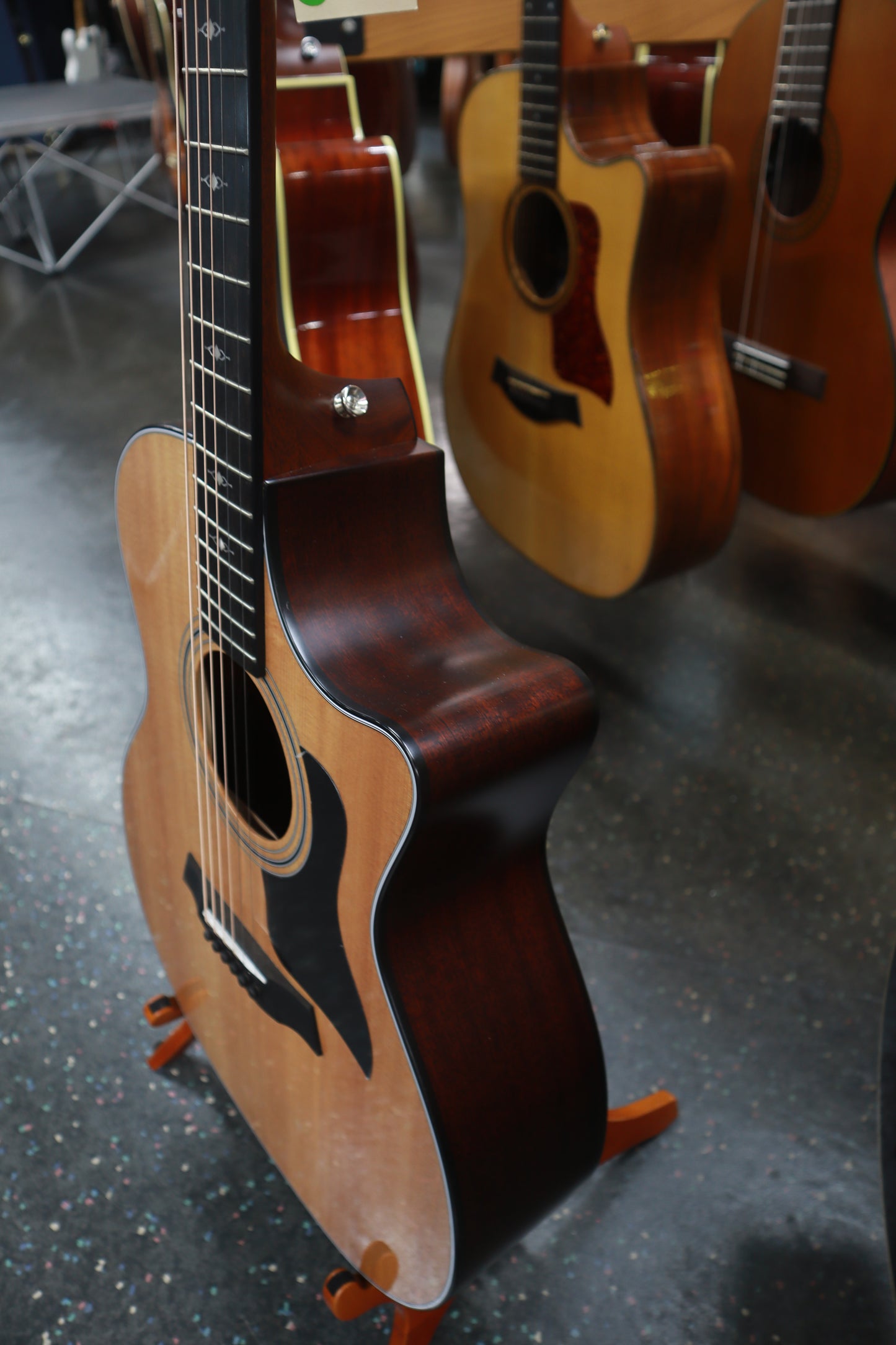 TAYLOR 314CE Cutaway Acoustic Electric Guitar